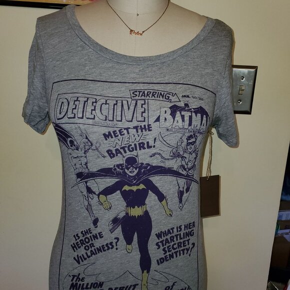 Trunk Ltd Batgirl Debut Comic Cover M - Picture 1 of 3